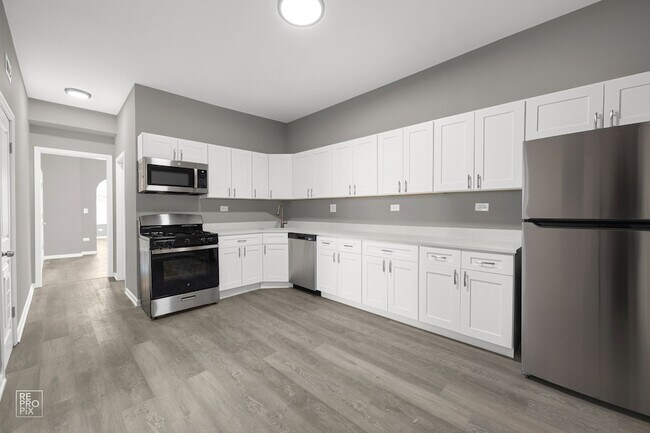 Building Photo - 7218 S Peoria St