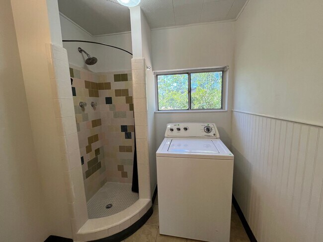 Building Photo - Charming 3-Bedroom Home with Bonus Room in Prime Beaverton Location Cedar Hills Neighborhood!!!