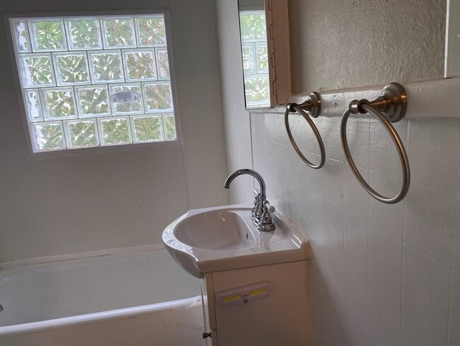 Building Photo - Myers Triplex