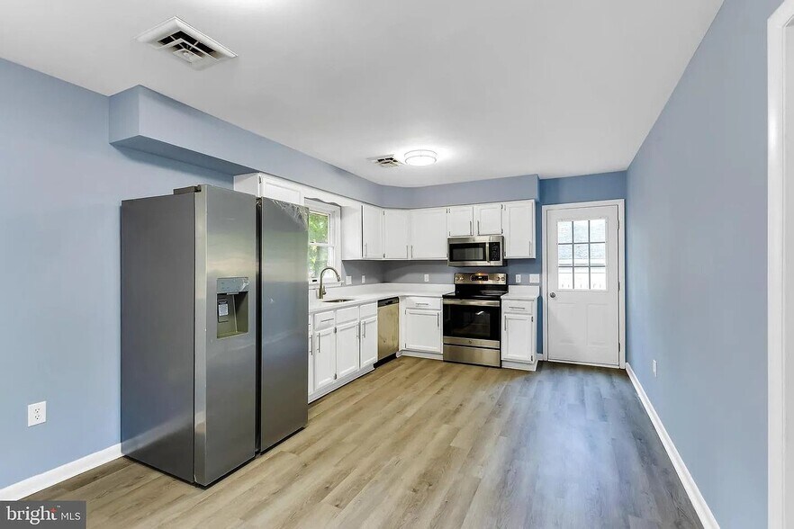 Building Photo - 107 Walden Dr