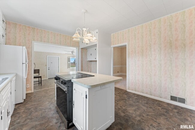 Building Photo - 2442 Mittman Rd