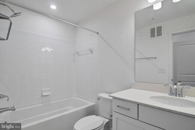 Building Photo - 20935 Bluebird Sq