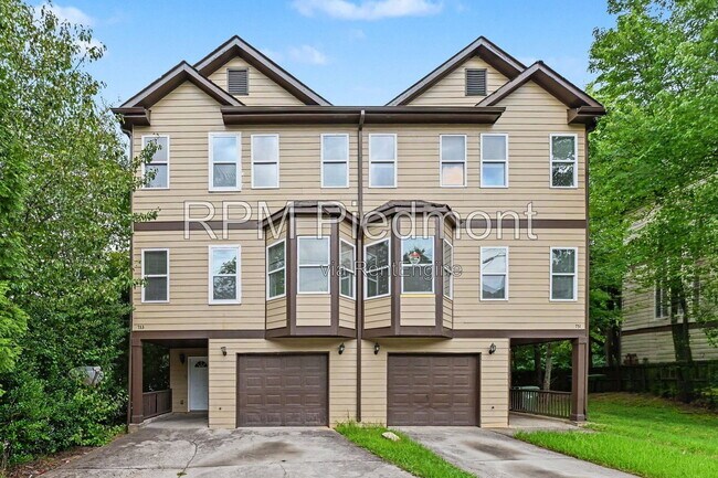 Building Photo - 753 Prince Pl NW