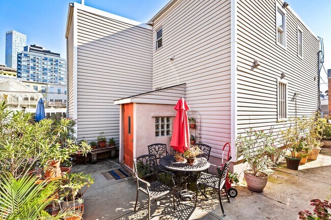 Building Photo - 11 Jones Pl