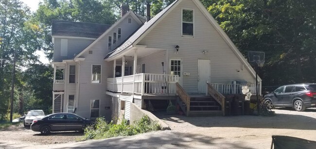 Building Photo - 140 School St