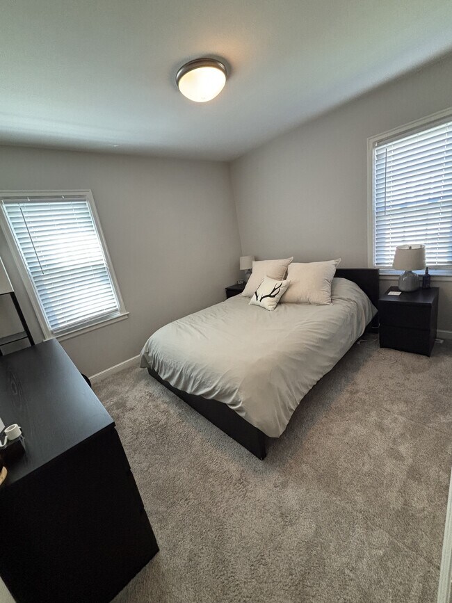 Building Photo - 3132 Edgewood Ave S