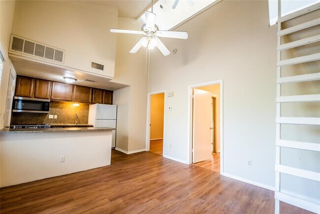 Building Photo - 601 Nelray Blvd