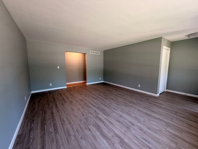 Building Photo - 2538 Berwyck Rd SE