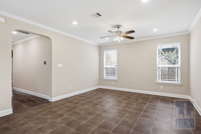 Building Photo - 4906 Madrid Dr