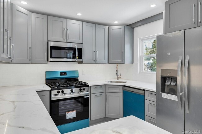 Building Photo - 11 Barbara Dr