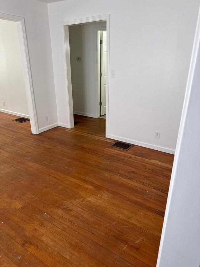 Building Photo - 1115 Winfield Ave