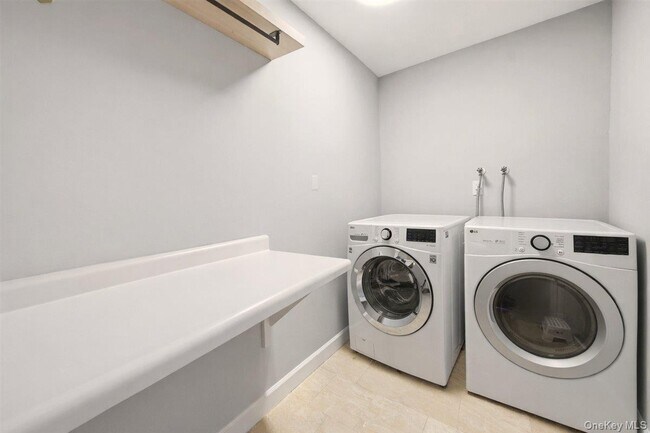 Building Photo - 42 Clarewood Dr