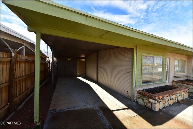 Building Photo - 9143 Matterhorn Dr