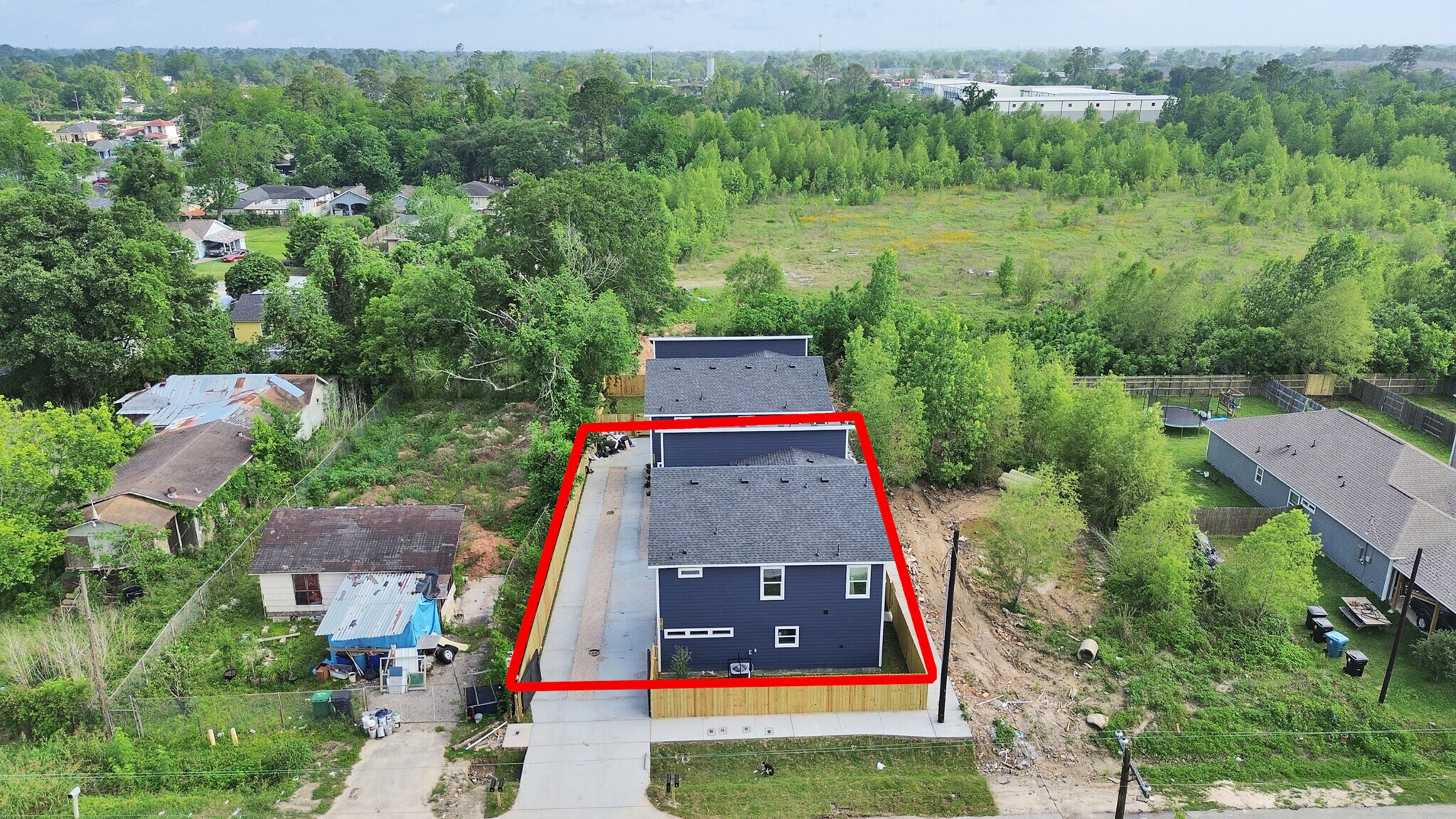 Building Photo - 8102 Crestview Dr