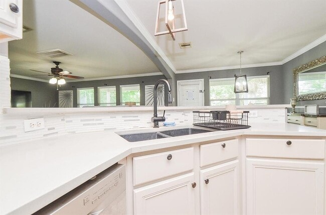 Building Photo - 9203 Split Ridge Ln