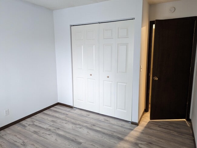 Building Photo - 362 W Eagle Lake Dr