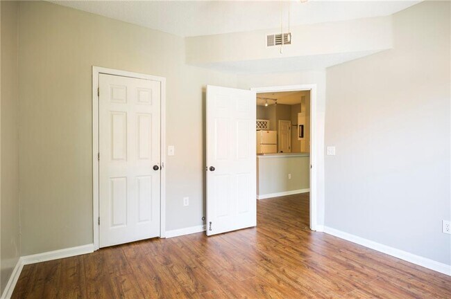 Building Photo - 955 Juniper St NE