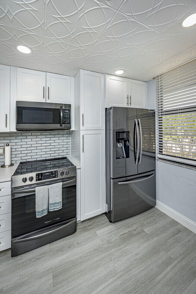 Building Photo - 3630 Whitehall Dr