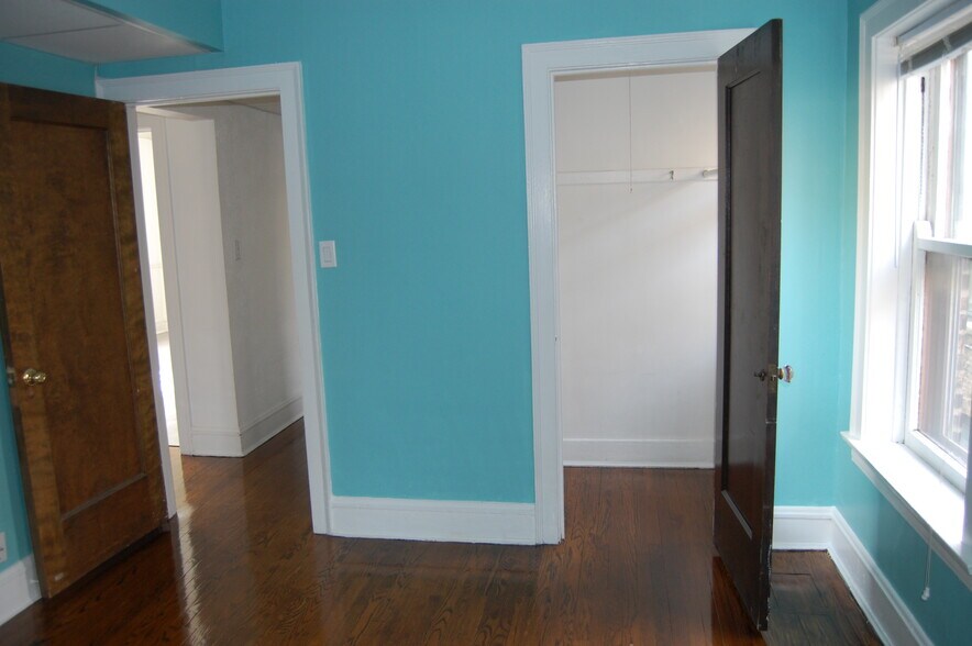 2ND BEDROOM - 2011 W Fargo Ave