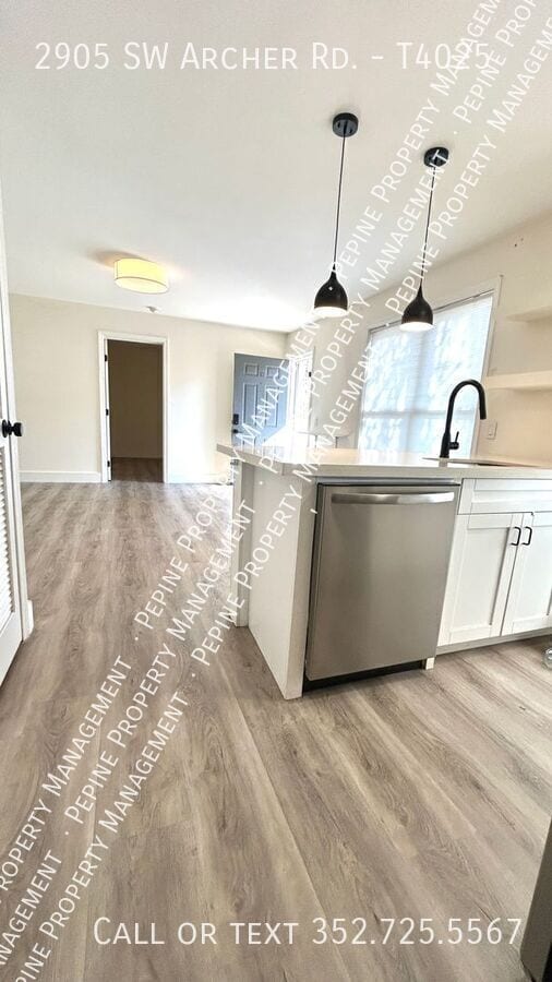 Building Photo - 2905 SW Archer Rd