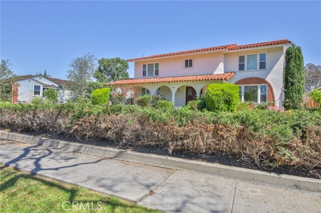 Building Photo - 3744 Pine Ave