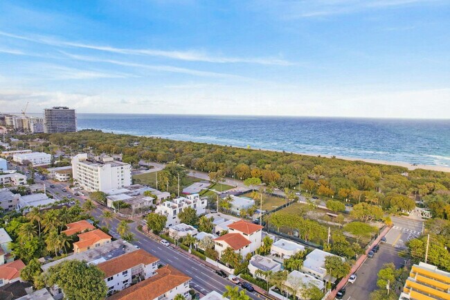 Building Photo - 8109 Harding Ave