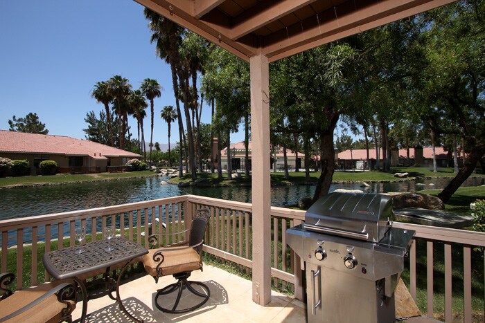 Patio w/lake and mountains View - 43376 Cook St
