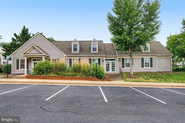 Building Photo - 510 Lilac Terrace NE