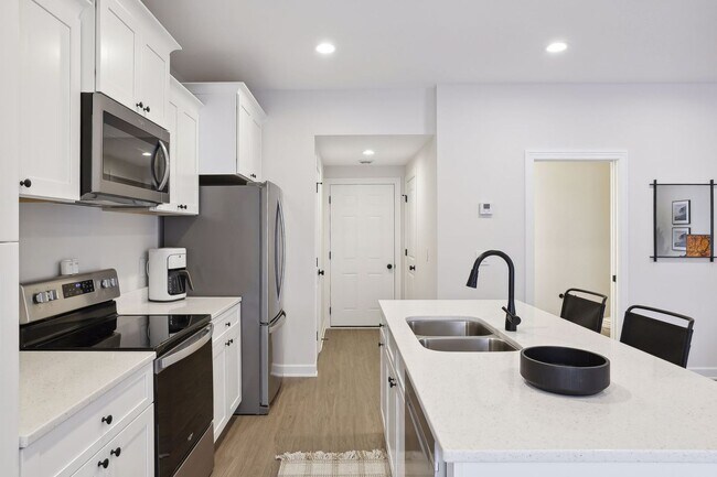 Building Photo - 1067 Dailey Pl