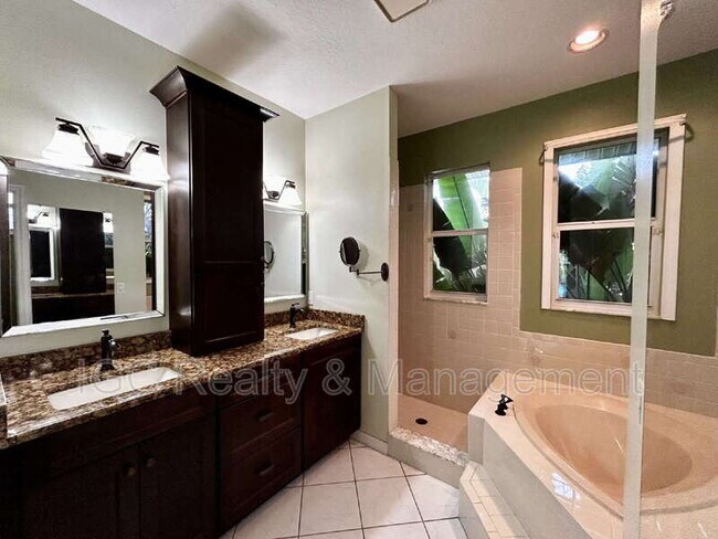 Building Photo - 159 Martesia Way