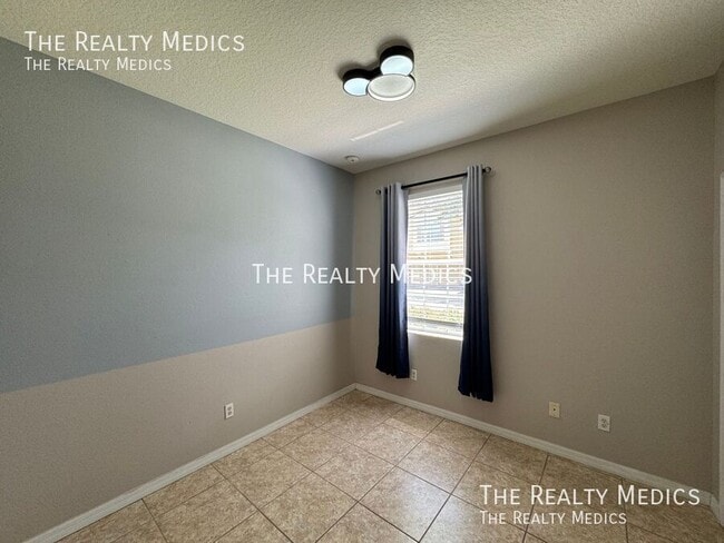 Building Photo - 2854 Oakwater Dr