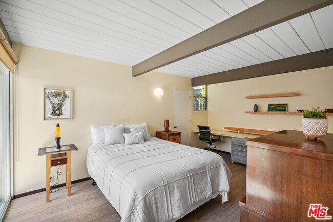 Building Photo - 1568 Stoddard Ave