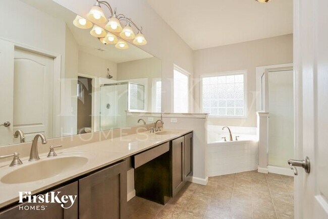 Building Photo - 3 Lost Canyon Ct