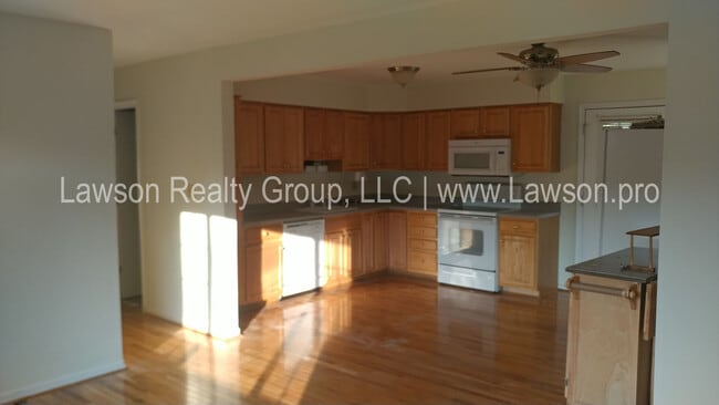 Building Photo - Beautiful Home in Cave Spring with Partially Finished Basement