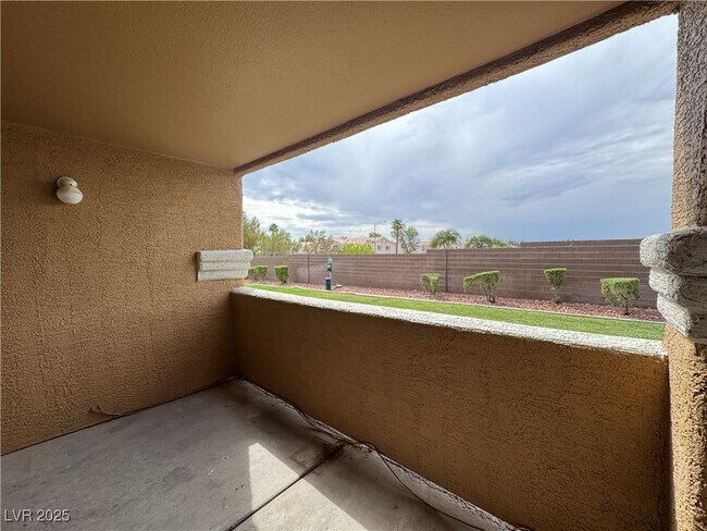 Building Photo - 8101 W Flamingo Rd