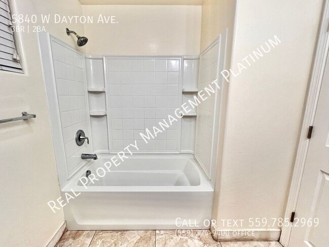 Building Photo - $2,500 Hayes & Shields - W. Dayton Ave, Fr...