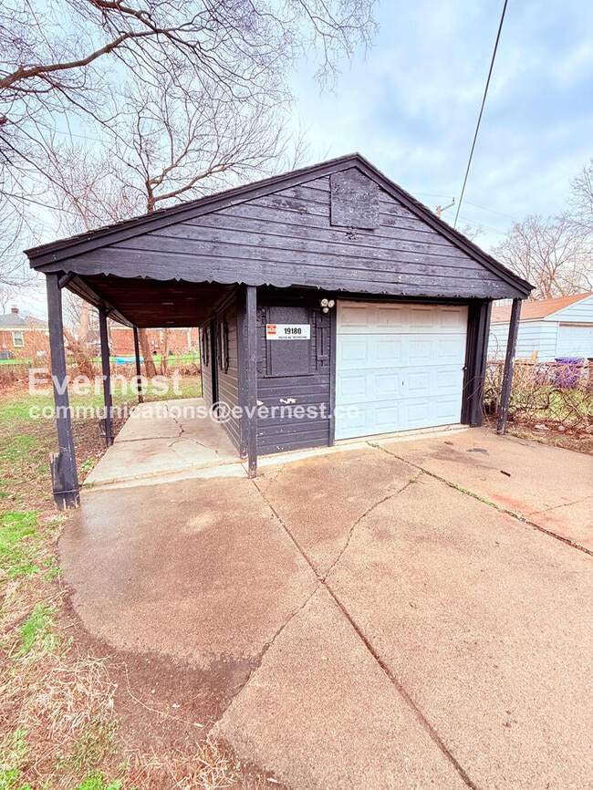 Building Photo - 19180 Trinity St