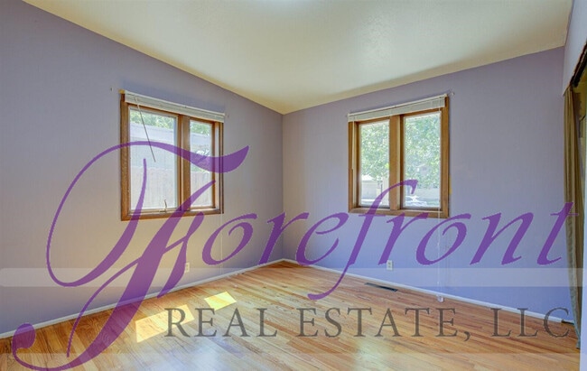 Building Photo - 2045 Laramie Ave