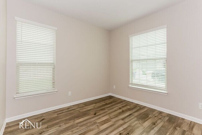 Building Photo - 2026 Delta Downs Dr