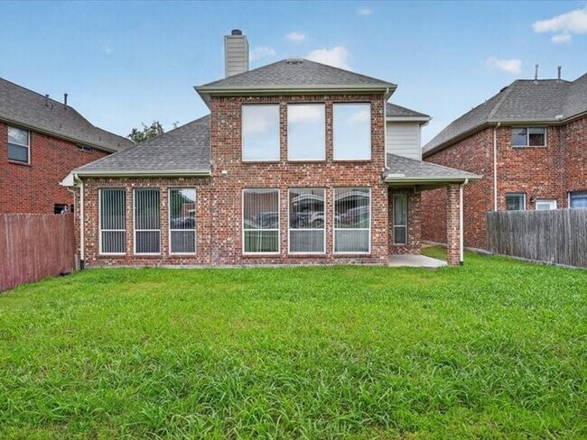 Building Photo - 11068 Downbrook Dr