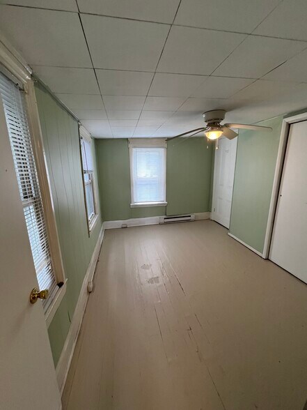 Bedroom 2 - 4924 Hatfield St