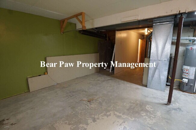 Building Photo - Cute Condo in North Evergreen!