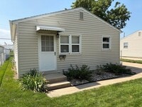 Building Photo - Newly Updated Home!
