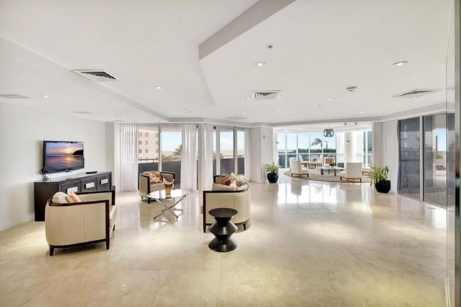 Building Photo - 6301 Collins Ave