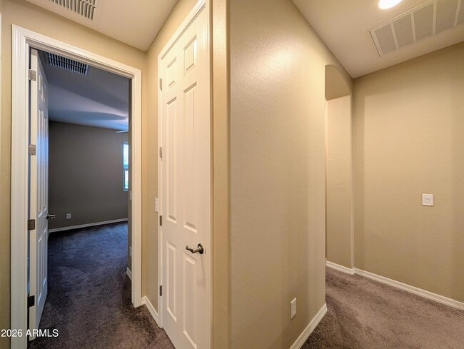 Building Photo - 923 S Osborn Ln