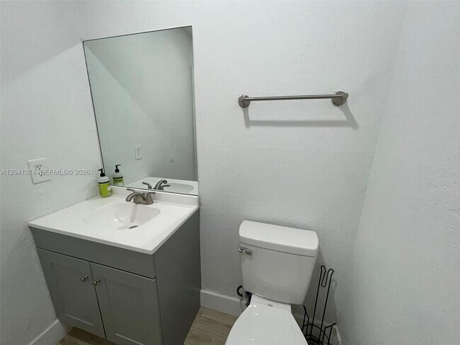 Building Photo - 2580 Coral Springs Dr