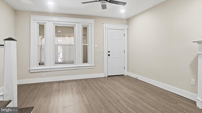 Building Photo - 5981 N 21st St