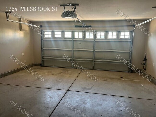 Building Photo - 1764 E Ivesbrook St