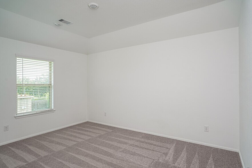 Building Photo - 3031 Newcastle Crst Ln