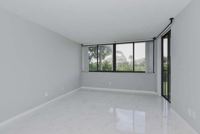 Building Photo - 1605 S US Hwy 1